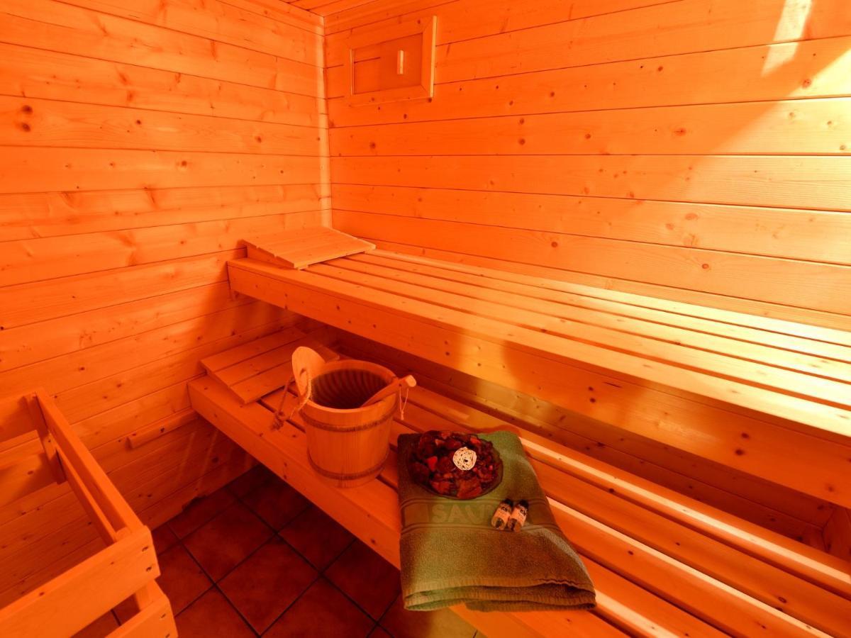 Nice Flat With Sauna Covered Terrace Garden And Tree House For Children Zandt Exterior photo